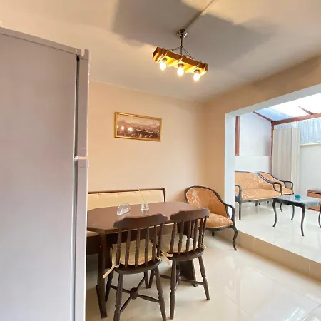 Historical Duplex Villa With Closed Patio In Beyoglu Hébergement de vacances *